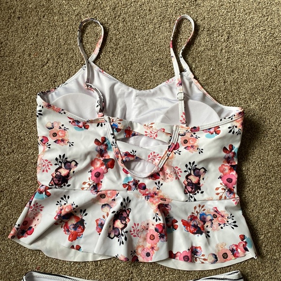 NWOT Womens Large Beachsissi Tankini Set in Floral w High Waisted striped bottom - Picture 6 of 8